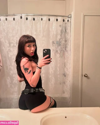 dollsfantasies - Stretching myself has made me so horny 😭😍
