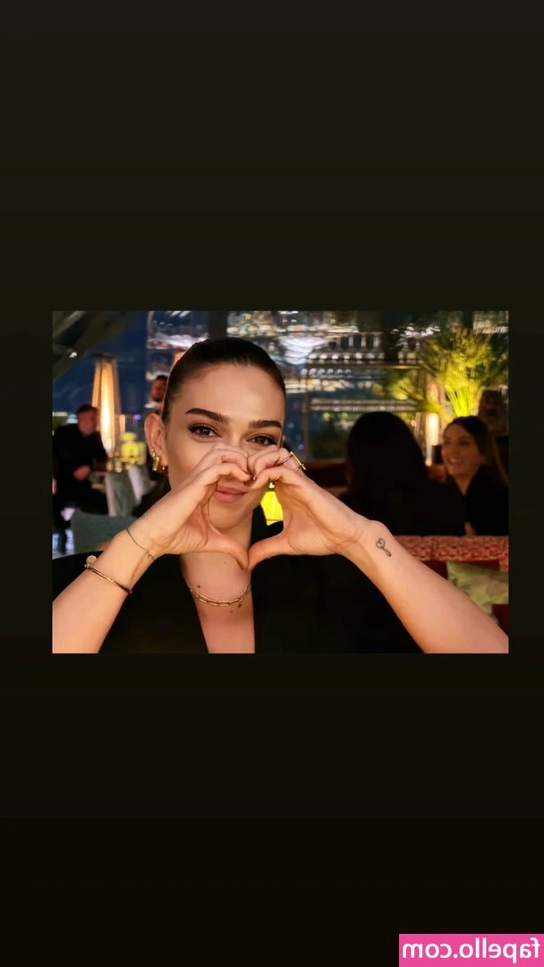 Jonida Vokshi [ jonida-vokshi ] - Mmm hey baby, slide me your wallet. 😈😉