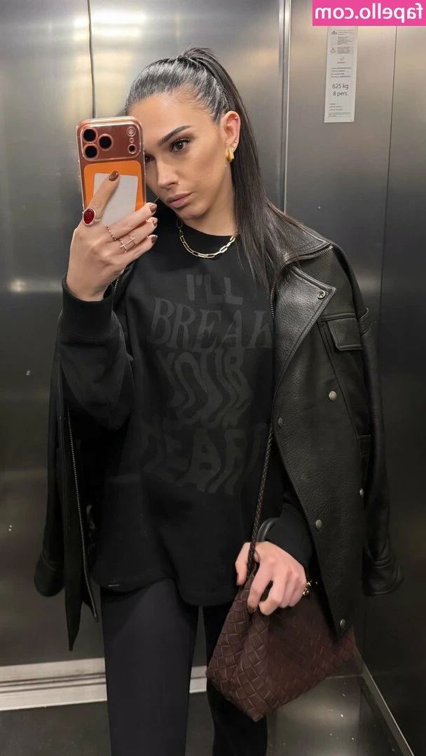 Jonida Vokshi [ jonida-vokshi ] - i look thicc from this angle 🤭
