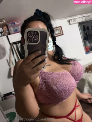 gordacachonda12 - Smokin hot for you guys. 💨🔥🥵🔥