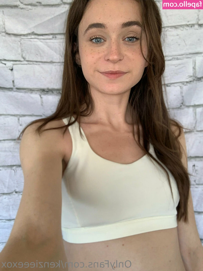 kenzieeexox - Hmmmm  what to post today  Wish someone would send in a request