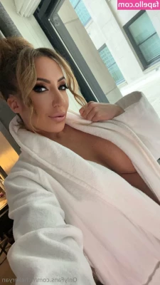 richelleryan [ richelleryan-1 ] - Do you want me to twerk on your cock