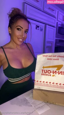 richelleryan [ richelleryan-1 ] - AD  Ciao a tutti sono Emma   e_sing2   una ragazza di 23 anni  Nel