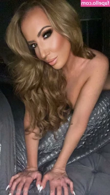 richelleryan [ richelleryan-1 ] - Had fun doing a mini photo shoot for you