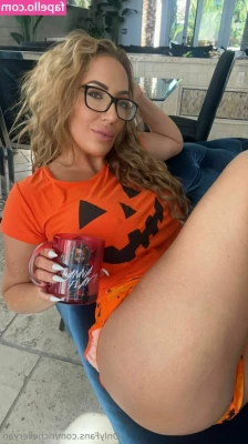 richelleryan [ richelleryan-1 ] - Shake that booty