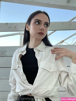 skye_vega [ skye-vega ] - Mañana nuevo contenido mis bebés💙