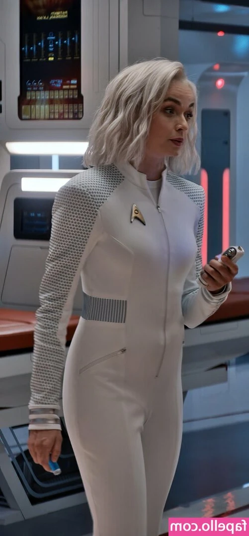 Star Trek Babes [ star-trek-babes ] - Close up