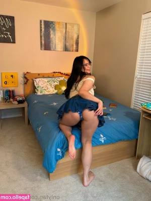 candynxtdoor [ candynxtdoor-1 ] - You a Titty person