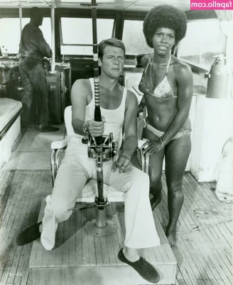 Gloria Hendry [ gloria-hendry ] - How I look when I'm hyp-notized by the dick posting the video for