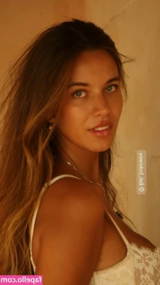 Pia Volckmann [ pia-volckmann ] - Hi! I’m having such a nice time in Sardinia 💖. The views are