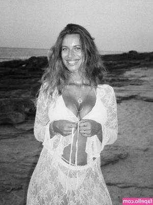Pia Volckmann [ pia-volckmann ] - Braless is flawless ✨