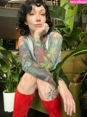 matildassecret - Just a good girl gone bad 🖤