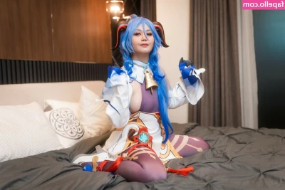 Catleesi [ catleesi-6 ] - I honestly wanna feel hard cock in my juicy ass....