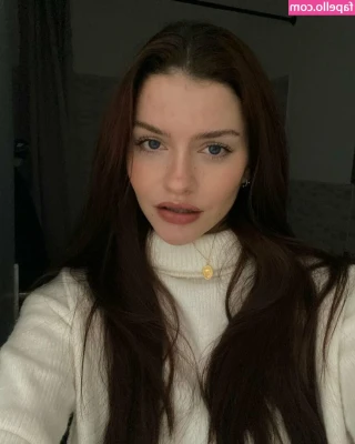 sarahhbl - Hey I’m posting more content tonight! 😘😘😘😘