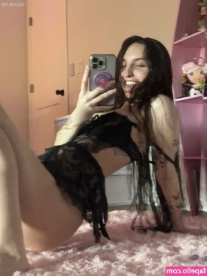 beebee - I like to read , I read a text that made me horny, do you want to