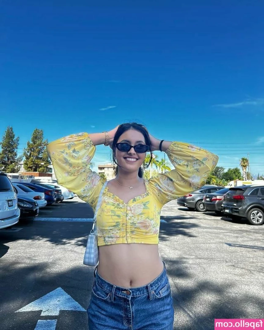 Shivani Paliwal [ shivani-paliwal ] - Day with me and my boyfriend @flickreis  Wanna worship our feet while