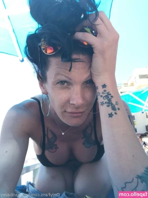 morganbailey - Teasing and slowly plugging my tight little asshole makes me so wet