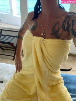 morganbailey - kiss my boobs 👅