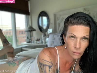 morganbailey - Kérdésedre személyre szabott videót is készítek    Vagy vannak