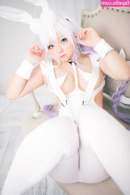 Gira Gira San [ gira-gira-san ] - Blue toes silent soles tease 😊