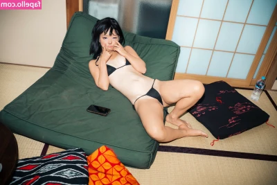 Gira Gira San [ gira-gira-san ] - We were visiting my family and Kate got horny... So I met her in the