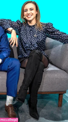 Laure Valée [ laure-valee ] - Ready 🥴