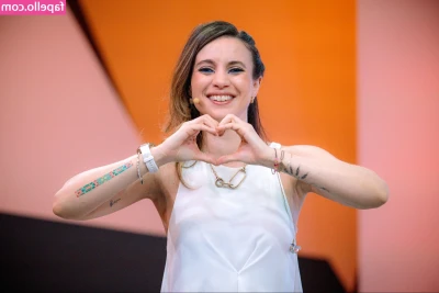 Laure Valée [ laure-valee ] - Sorry for the lack of posts. December is my 7 year anniversary of