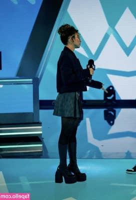 Laure Valée [ laure-valee ] - Watch me get dressed, from nude to not photo-set