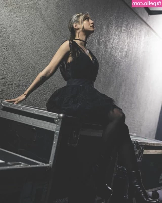 Laure Valée [ laure-valee ] - Shiny Bodysuit, Shiny Black Corset... Is there Anything Else I can
