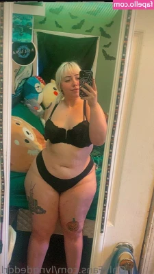 lvngdedgrl - whisspers if you don’t wanna see my cock content don’t buy it. I