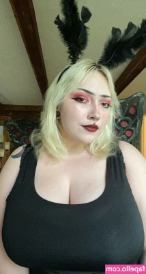 lvngdedgrl - Feeling extra playful today... who’s ready to join me for some fun?