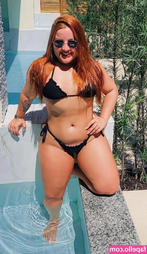 Andressa Brandao [ andressa-brandao ] - Onsie White Wig Blowie (video)