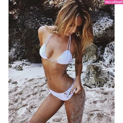 Alexis Ren [ alexis-ren ] - sorry i ve been inactive  i got locked out of my account but i m back