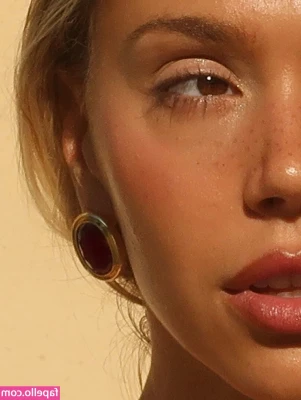 Alexis Ren [ alexis-ren ] - got a big mirror, having fun with it 🥰  go watch yesterday's full
