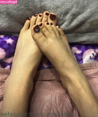Cocopafeet - GUESS WHO TOOK PICS AND MADE CONTENT TODAY  it s me  I did it  Please