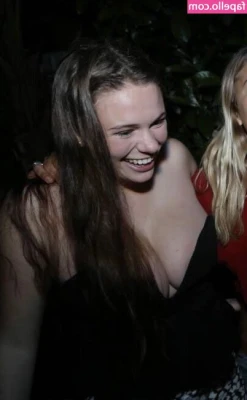 Maxine - oh also there is a super raw naughty tease clip in dms for you i mean