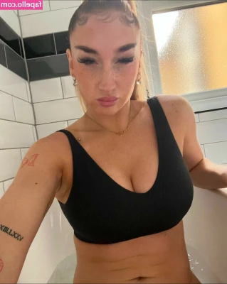 Alicia.scholesx [ alicia-scholesx ] - Sweaty Sock worship!