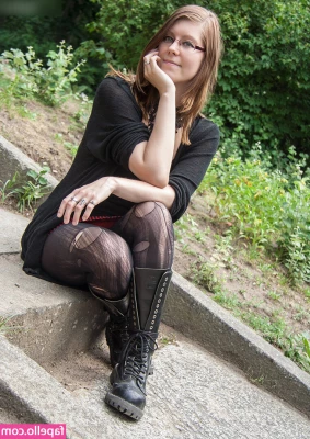 traumflauschmuschi - Where are your hands landing when you find me like this