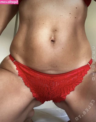 carolthemom - Bums out 🍑
