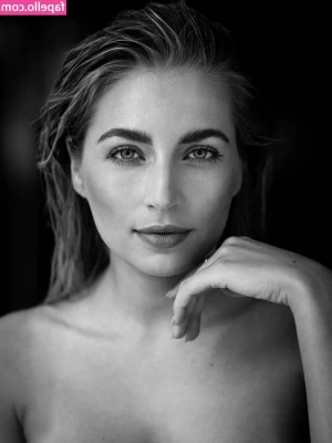 Shelly Sterk [ shelly-sterk ] - I accidentally came hands free just laying in my bed