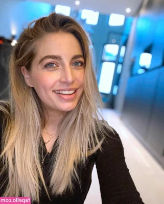 Shelly Sterk [ shelly-sterk ] - Naked under my pjs 🫢