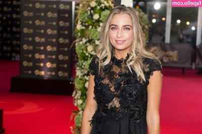Shelly Sterk [ shelly-sterk ] - Give me three reasons why you should be allowed to cum tonight… 
