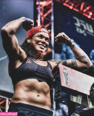 Amanda Nunes [ amanda-nunes ] - I hope you have an asstastic day