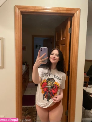 BabyDana [ babydana-1 ] - Horny for you 😘