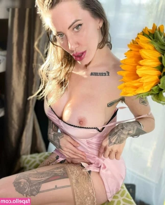 Madeline Marlowe [ madeline-marlowe ] - Hoy tengo ganas de jugar😈 … ¿Qué es lo que más te gusta de