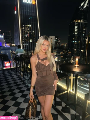 oliviatalar - Part 1 of my sexy encounter with this Brit !And I have to say it's
