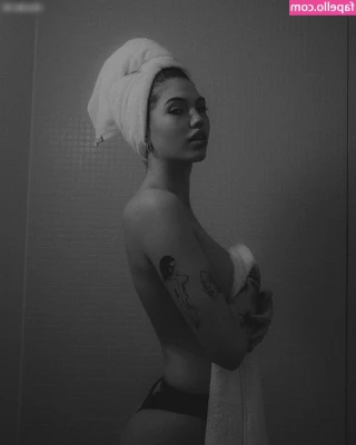 Lotta.m [ lotta-m ] - Should I go LIVE at the stand next week? 🥰♥️ If this post