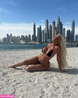 Jelena Karleusa [ jelena-karleusa ] - Thick thighs to please your eyes 🔥
