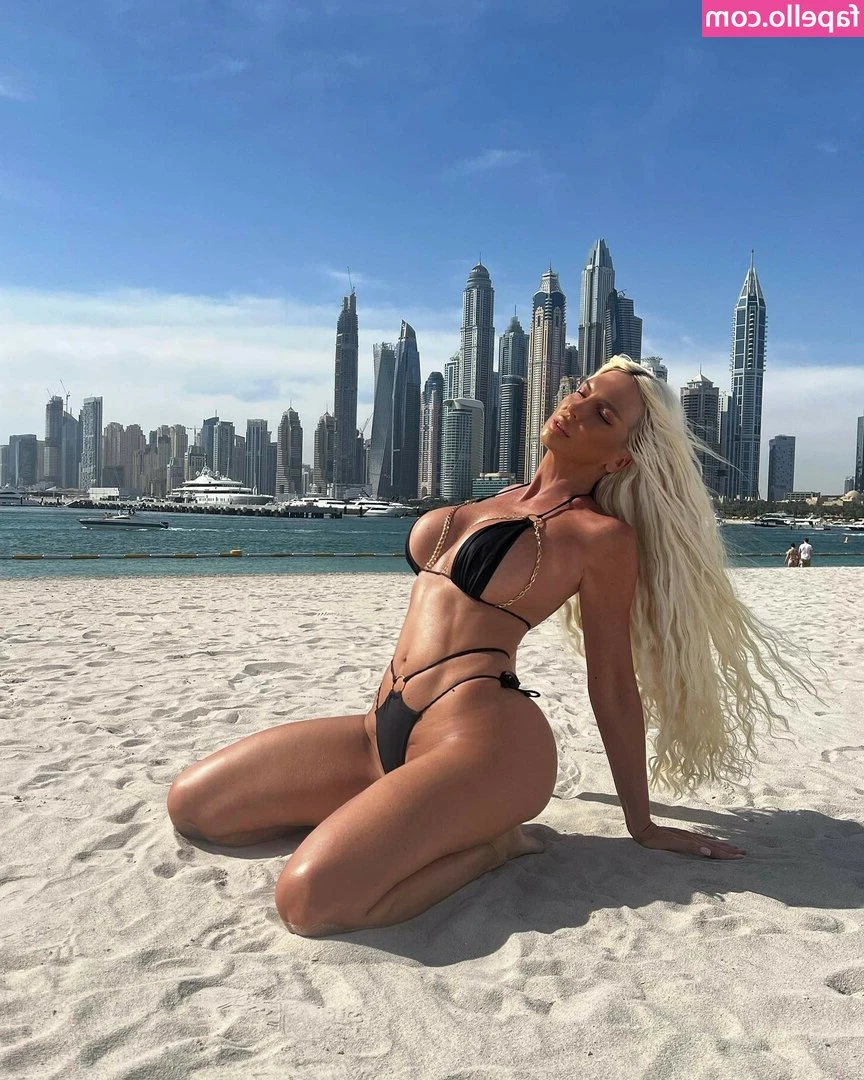 Jelena Karleusa [ jelena-karleusa ] - Pull them to the side for me 😉