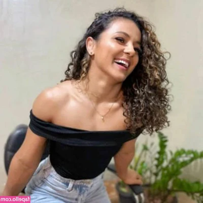 Natália Silva UFC [ natlia-silva-ufc ] - Do you think I’m handsome? 🙂
